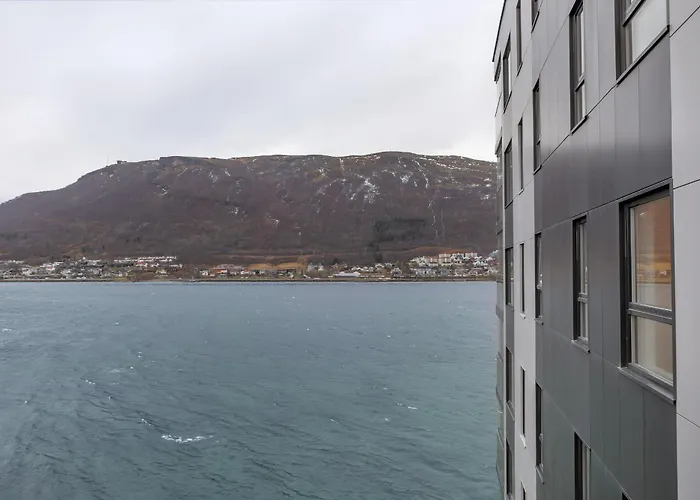 Northstay - Nyholmen Panorama, Fantastic Views, Sleeps 4 Tromsø