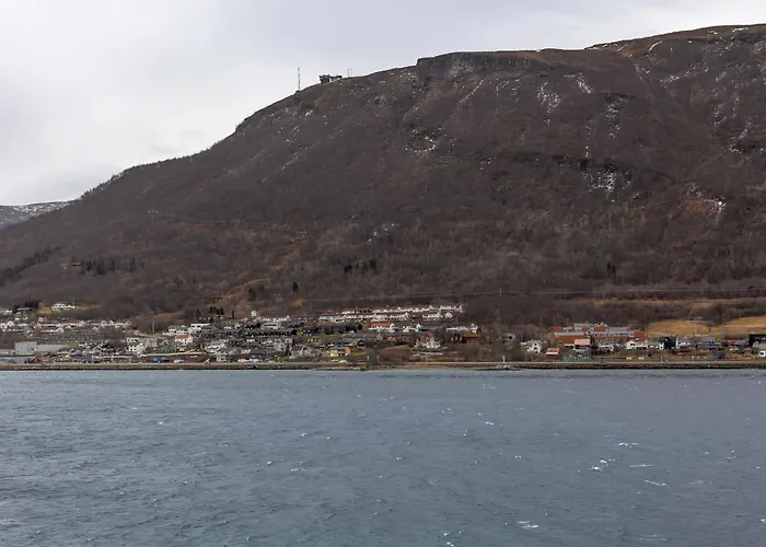 Northstay - Nyholmen Panorama, Fantastic Views, Sleeps 4 * Tromsø